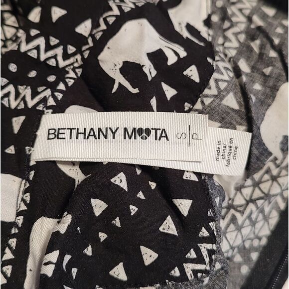 Bethany Mota Black and White Elephant Print Ruffle Mini Skirt Small - Picture 3 of 5